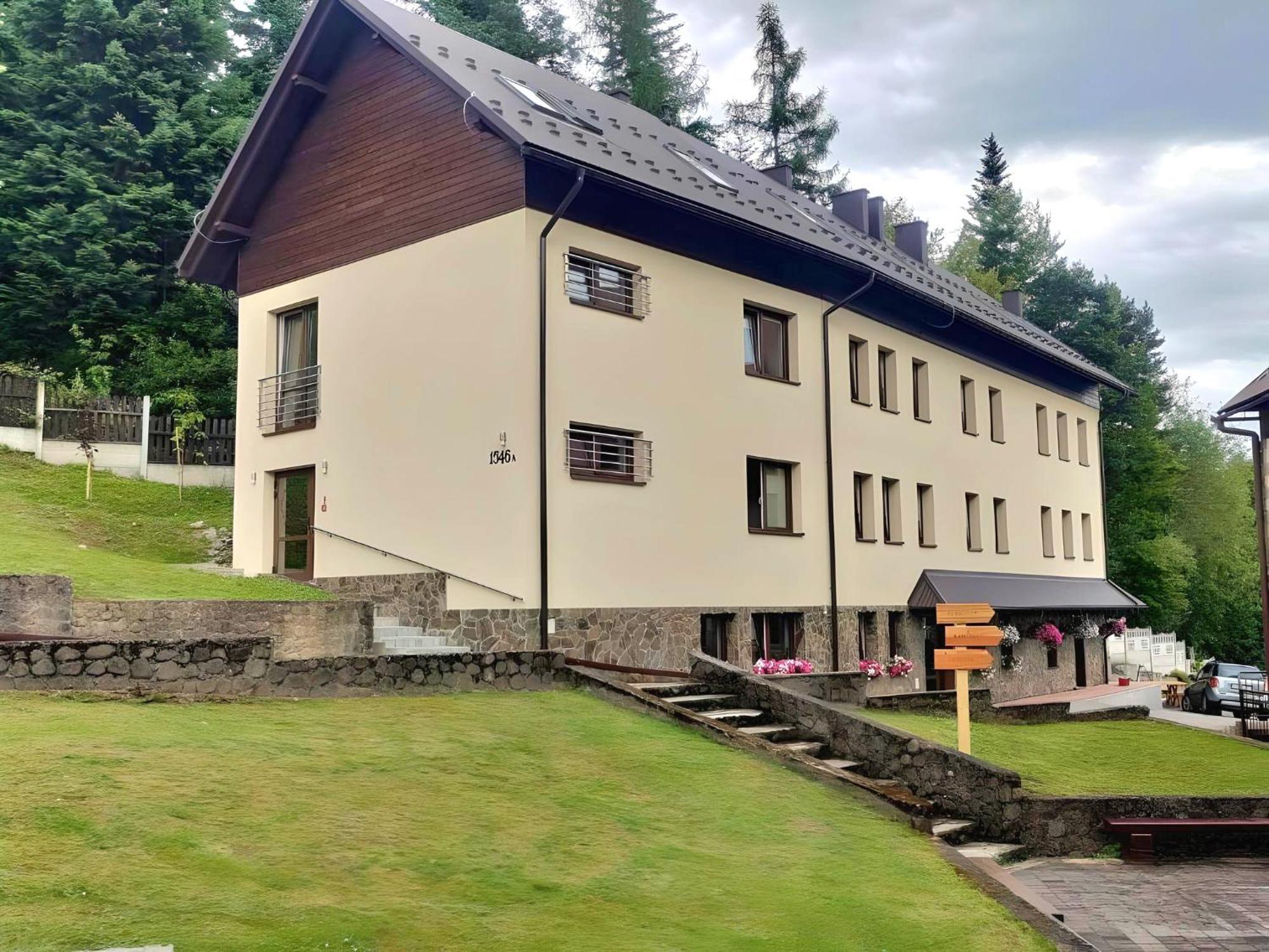 Karmelitanski Dom Goscinny Zawoja Exterior photo